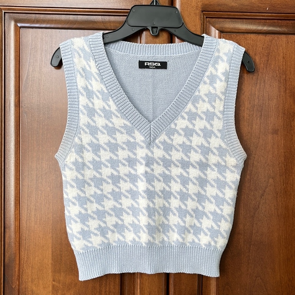 Sweater vest